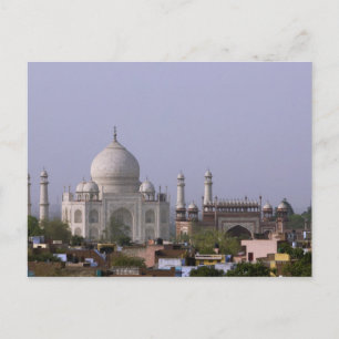 Taj Mahal dominerar staden Agra Vykort