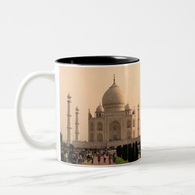 Taj Mahal med folk Två-Tonad Mugg (Vänster)