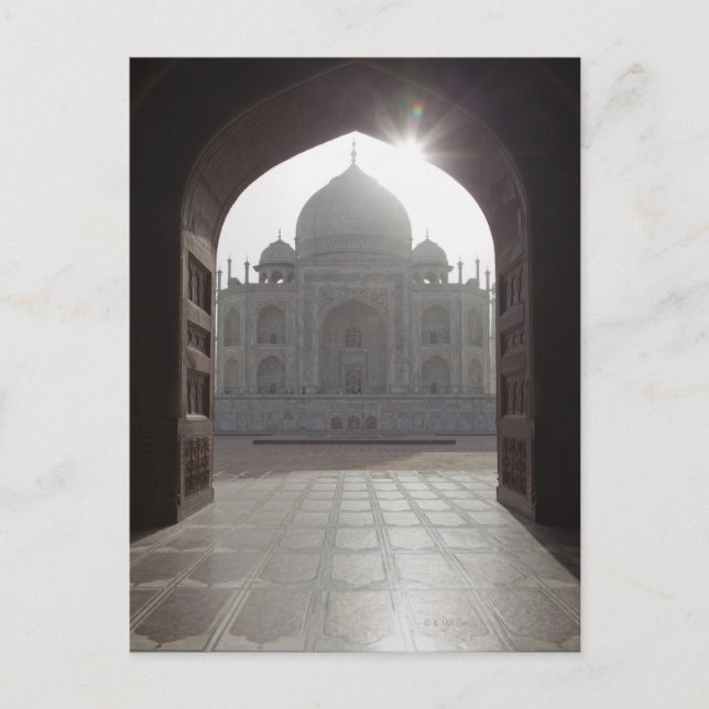 Taj Mahal ramlade genom dörren till Vykort (Framsida)