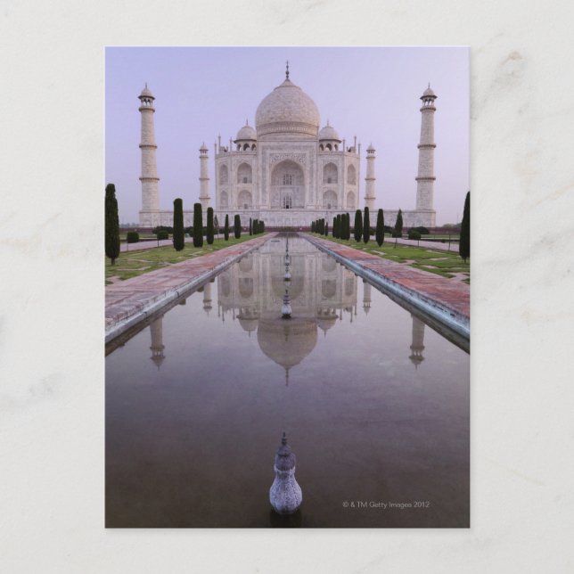 Taj Mahal reflekterade perfekt i bassäng i Vykort (Framsida)