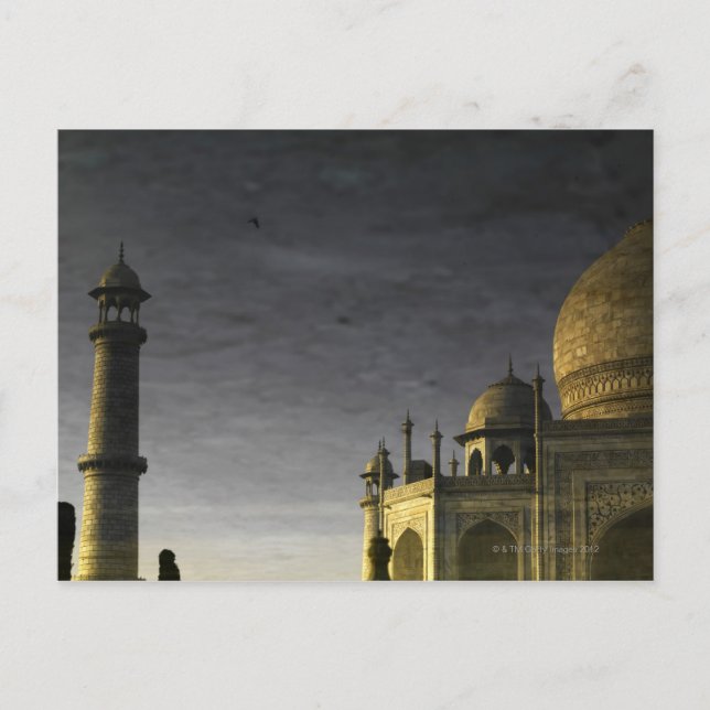 Taj Mahal-reflektion om vatten i gryningen med hög Vykort (Framsida)