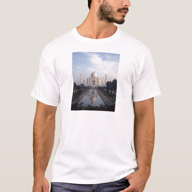 Taj Mahal reflexion i Agra, Uttar Pradesh, Indien T Shirt (Framsida)