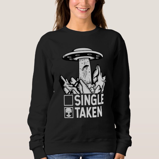 Taken Valentine's Day Roses Date Night Flowers Ali T Shirt (Framsida)