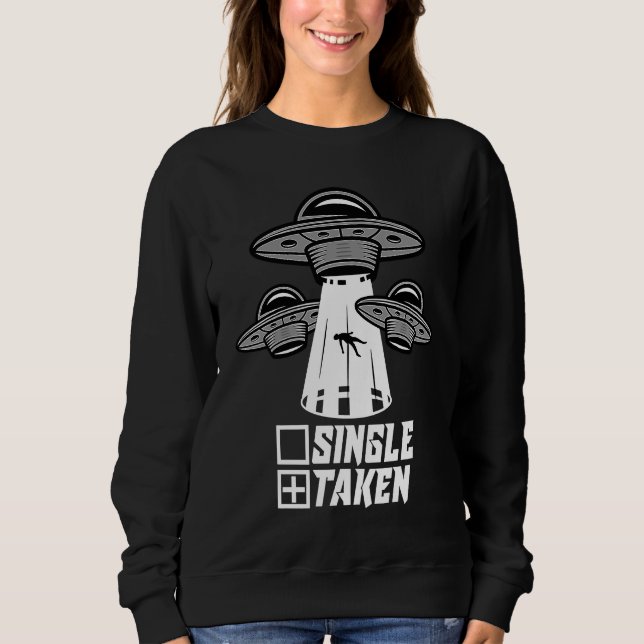 Taken Valentine's Day Roses Date Night Flowers Fun T Shirt (Framsida)