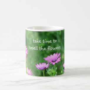 Taketid för purpurfärgade daisy kaffemugg