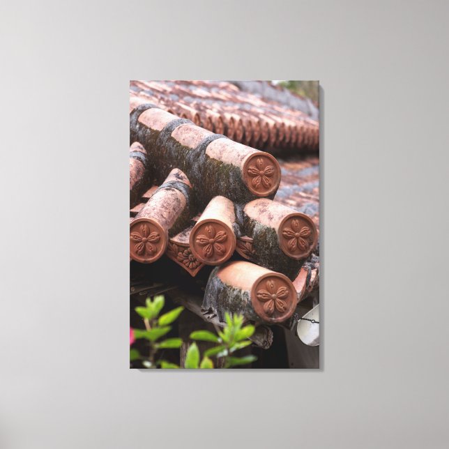 Taklagt tak på okinawiskt hus canvastryck (Framsida)