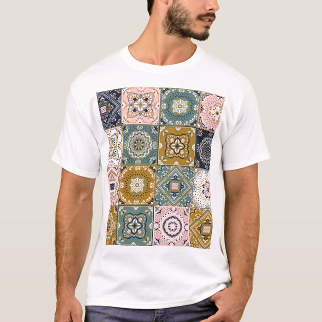 Talavera Indian: Patchwork, Ethnic Mosaic. T Shirt (Framsida)
