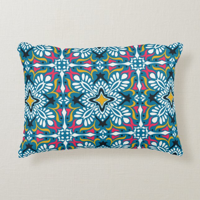 Talavera pattern. Indian patchwork. Azulejos portu Prydnadskudde (Framsidan)
