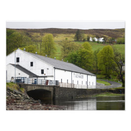 Talisker whisky-destilleri på Skye, Skottland Fototryck