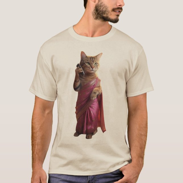 Talkative Kattunge i en Sari-Mode Meets-Roligt T Shirt (Framsida)