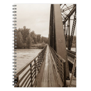 Talkeetna Railroad Bridge Walkway Anteckningsbok Med Spiral