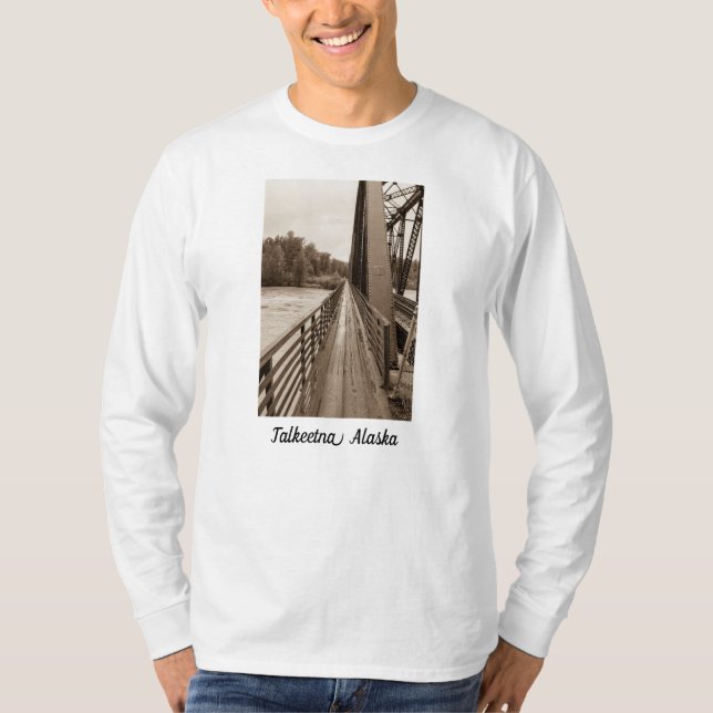 Talkeetna Railroad Bridge Walkway T Shirt (Framsida)