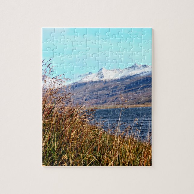 Tall grass and sonw capped mountain puzzle pussel (Vertikal)