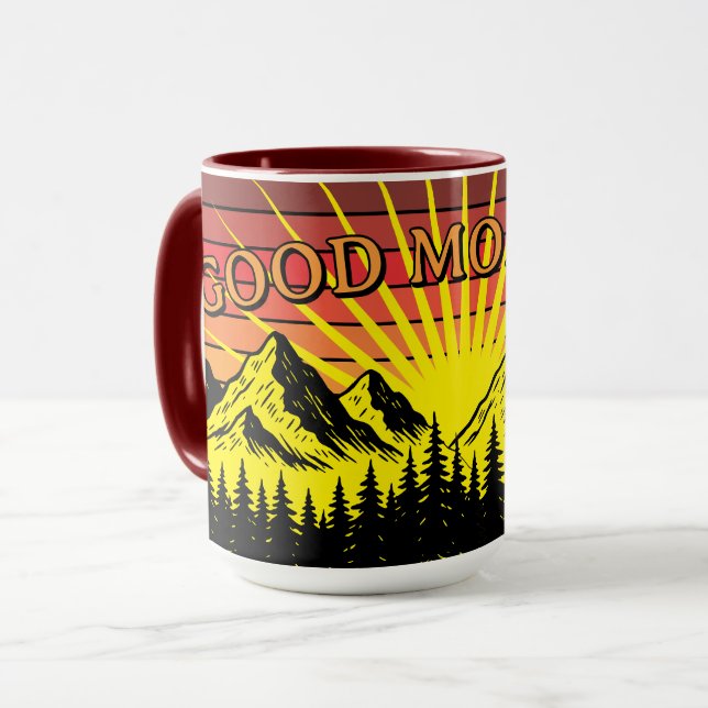 Tallarskog över berg och retro solnedgång mugg (Framsida vänster)