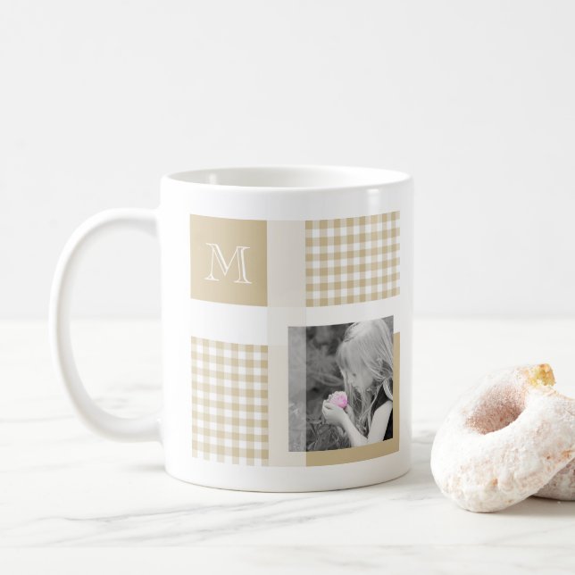 Tan Add Your Photo Gingham Modern Brown Monogram Kaffemugg (Med munk)