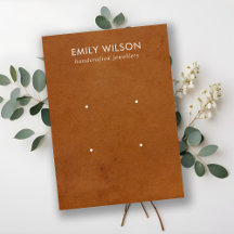 TAN LEATHER STRUKTUR 2 STUD EARRING VISNING CARD