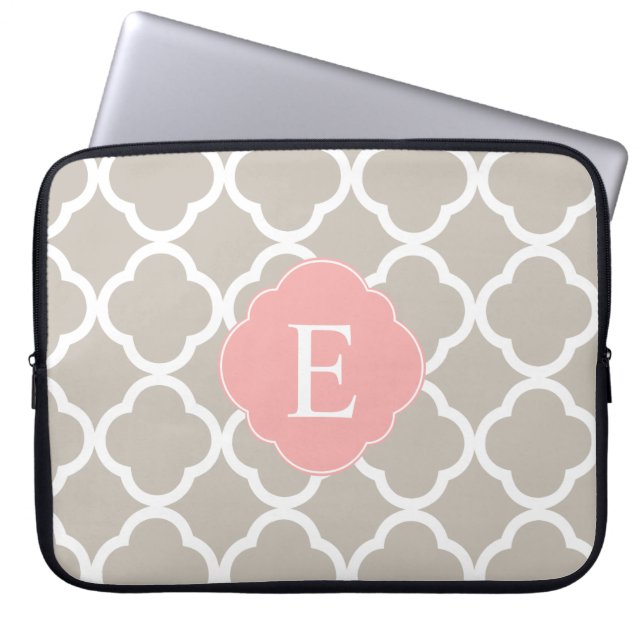Tan Peach Rosa Quatrefoil Monogram Laptop Fodral (Framsidan)
