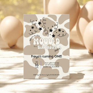 Tan Who's in the MOOO-D Cow Print 1st Birthday Inbjudningar