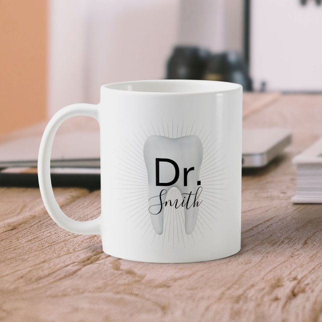 Tand för tandläkarhygienist, tandassistent, vit ta kaffemugg (Skapare uppladdad)