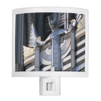 "Tänder anden av den energi" natten