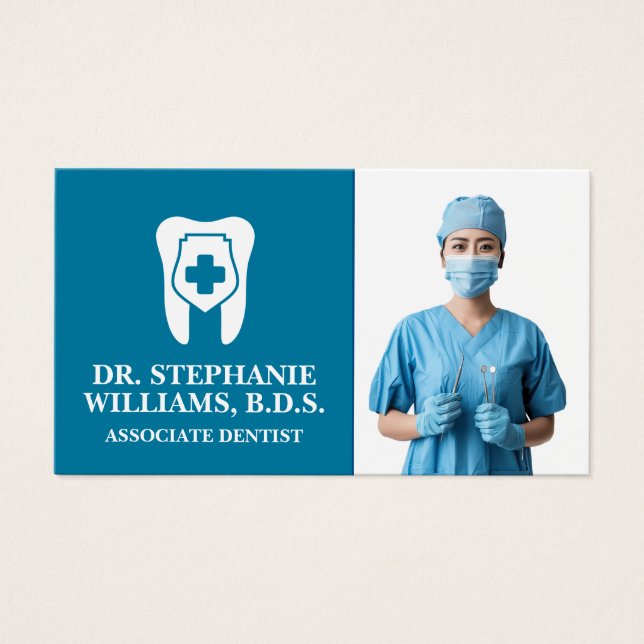 TandLogotyp | Young Female Dentist Visitkort (Framsidan)