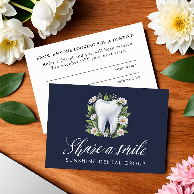 Tandreferensprogram  en sjöfärgsfärg rabattkort (Skapare uppladdad)