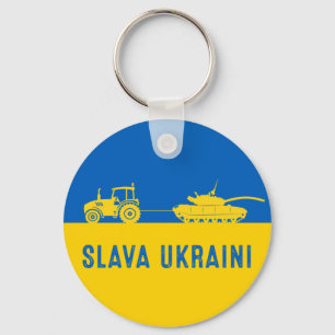 Tank av ukrainska lantbrukare som bogserar ryska t nyckelring