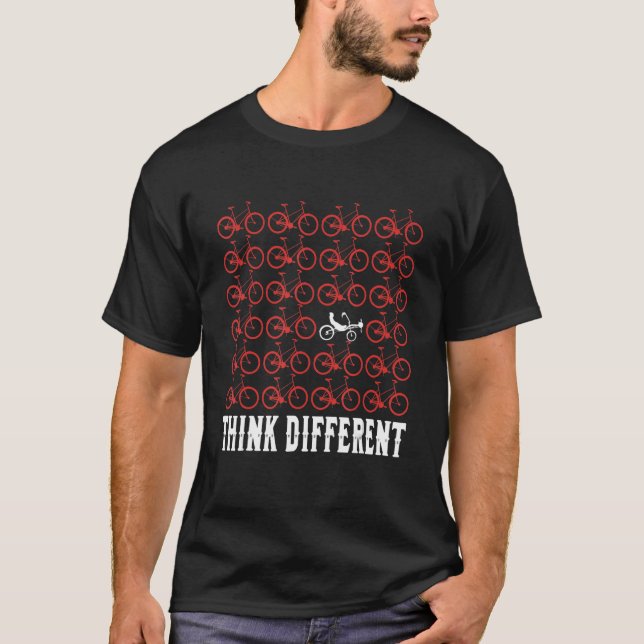 Tänka Different Funny Bike T Shirt (Framsida)