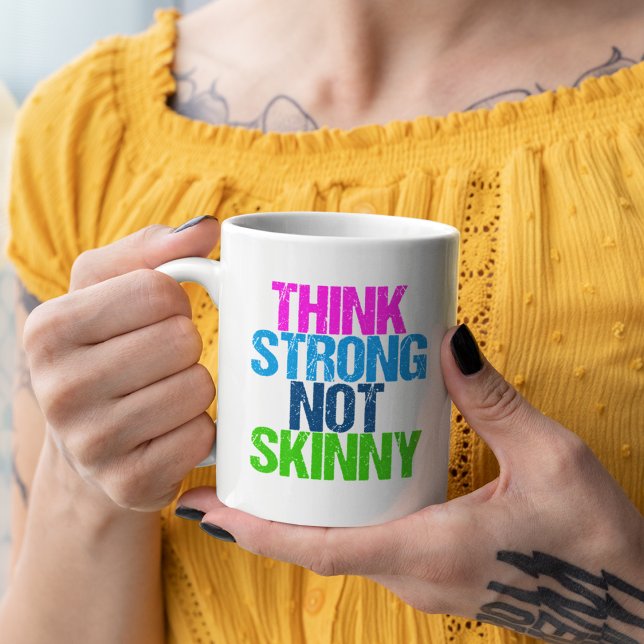 Tänka Stark, inte Smalans inspirationskänsla Kaffemugg (Skapare uppladdad)