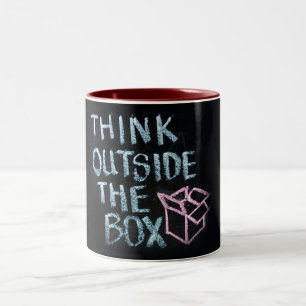 TÄNKA UTANFÖR BOX - FANTASTISK SLOGAN MUGG