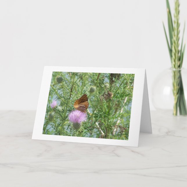 Tänkande av dig, vän-, fjärils- & Thistleblomma Kort (Framsida)