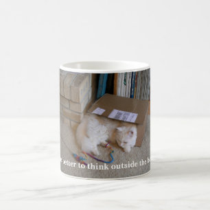 Tänkande utanför boxas kaffemugg