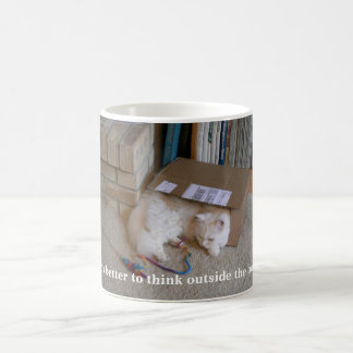 Tänkande utanför boxas kaffemugg