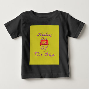 Tankar utanför rutans design t shirt