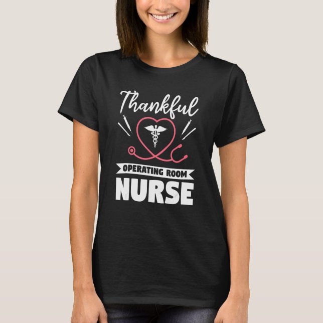 Tänkbart operationsrum Nurse RN Nurses T Shirt (Framsida)