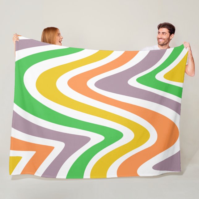 Tankning av floden under sommarfärgen fleecefilt (På plats)