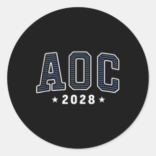 Tanktopet Aoc 2028 Simple Preppy Varsity Runt Klistermärke
