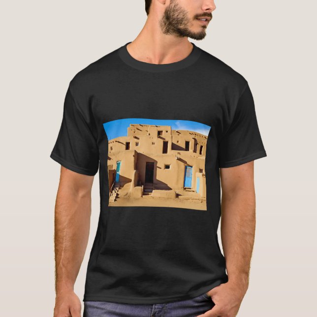 Taos Pueblo Studie 9 T Shirt (Framsida)