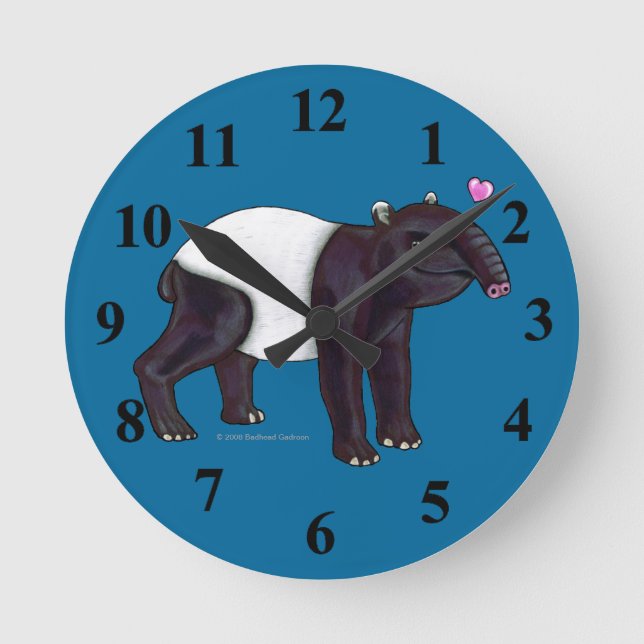 Tapir Wants Hugges Wall Clock Rund Klocka (Framsida)