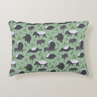 Tapirfamiljens middag i grönt prydnadskudde