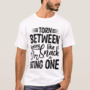 Tårget mellan att se ut som ett mellanmål Rollig T Shirt
