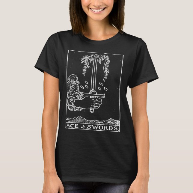 Tarotkort Ace of Sords Occult T Shirt (Framsida)