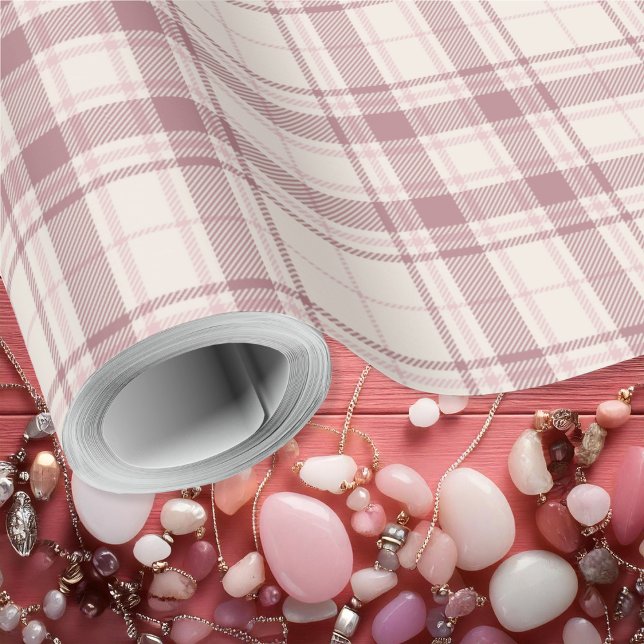 Tartan - Boho Cement White med Light to Mörk Rosa Presentpapper (Tartan - Boho Cement White with Light to Dark Pink Wrapping Paper by Leapfroglisics Shop)