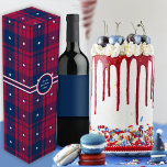 Tartan - Patriotic - Red Blue White Stars Vin Box Presentask För Vinflaska<br><div class="desc">Tartan i old glory, old glory blå och vita stjärnor. Kan användas i nästan vilken tillfälle som helst och är neutralt i gender och ålder. Annat tartan färg finns tillgängligt. Patriotic Tartan med Stars finns på följande olika förpackningsstorlekar: Hjärtformade box: https://www.zazzle.com/z/x2xb144l?rf=238986706153284958 Classic Box: https://www.zazzle.com/z/z3csor7z?rf=238986706153284958 Tält Box: https://www.zazzle.com/z/aut12i0k?rf=238986706153284958 Gable Box: https://www.zazzle.com/z/atfhquxp?rf=238986706153284958...</div>