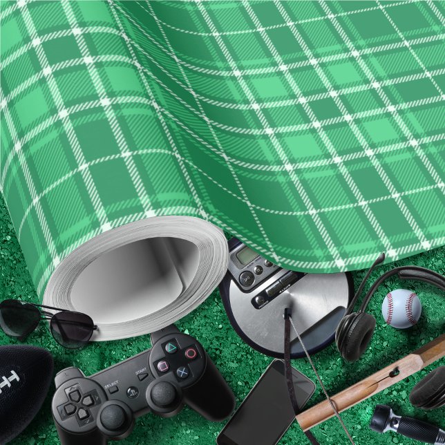 Tartan - Vibrant Mörk grönt till Ljust grönt Presentpapper (Tartan - Vibrant Dark Green to Light Green Wrapping Paper by Leapfroglisics Shop)