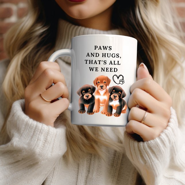 Tassar och hakar, det är allt vi behöver - kaffe M Kaffemugg (Paws and hugs, that's all we need - Coffee Mug)