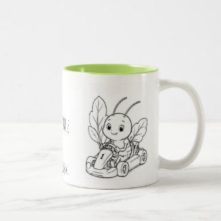 Tasse zum Ausmalen mit Wunschname, Käfer im GoKart Två-Tonad Mugg