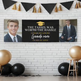 Tassel var värd Hassle - 2 Studenten foton