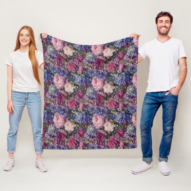 Tät engelsk trädgårdsblommig arrangemang fleecefilt (På plats)