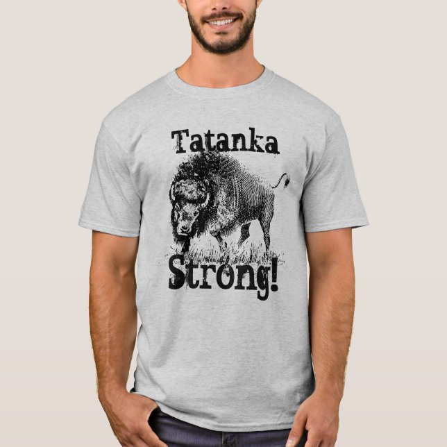 "Tatanka som är stark" med amerikanbisonen Tee (Framsida)